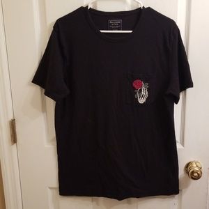 Skeleton rose tshirt